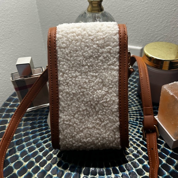 Anthropologie Sherpa cell phone cross body/waist bag - Picture 6 of 8